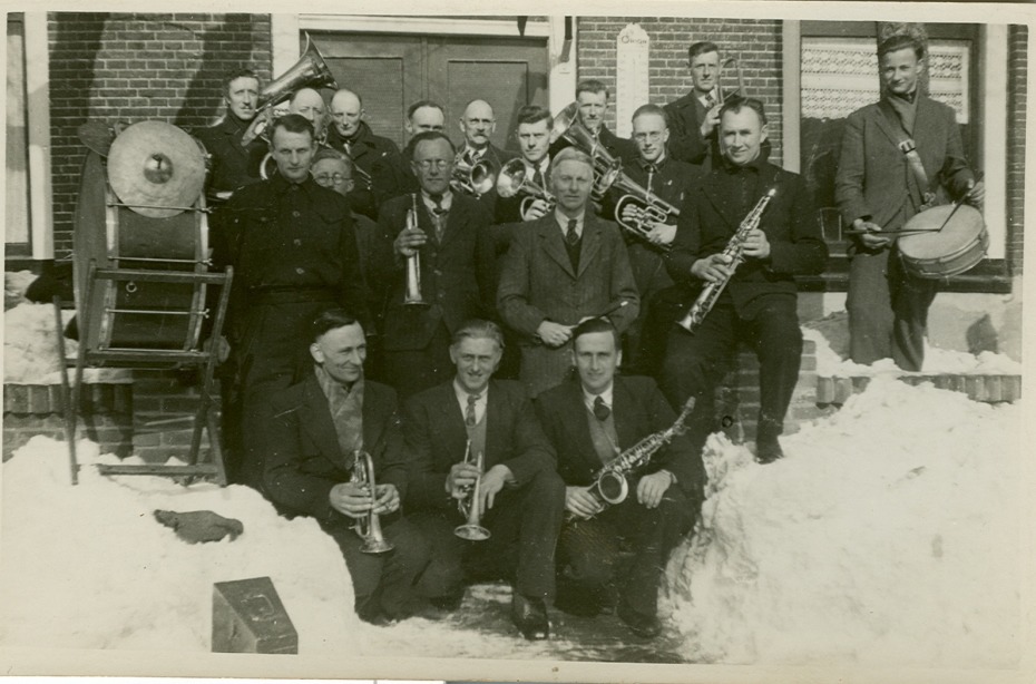 muzikanten in de sneeuw