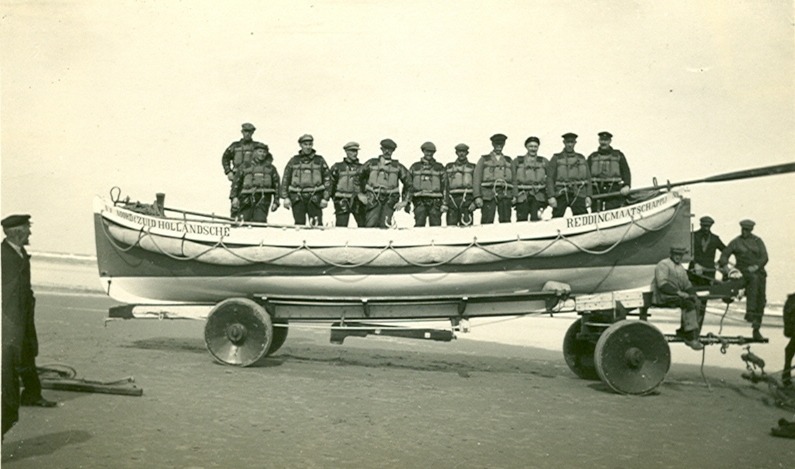 reddingboot met bemanning